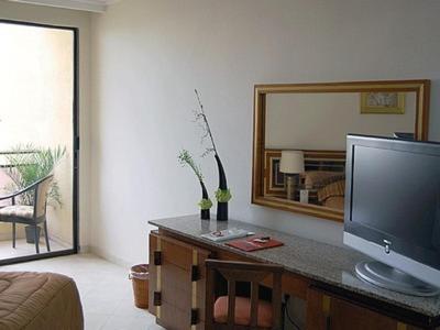 Diplomat Hotel 4*