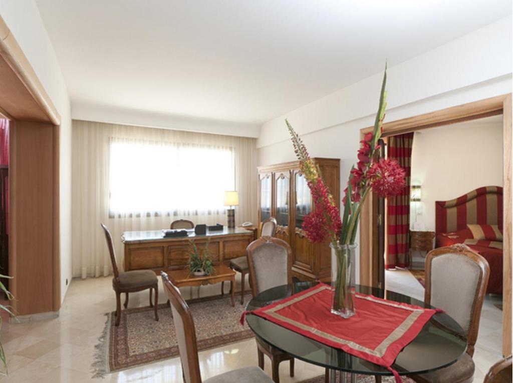 Diplomat Hotel 4*